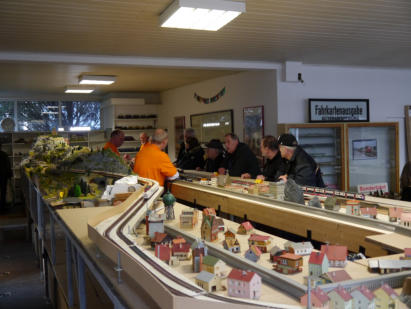 Interessierte Besucher