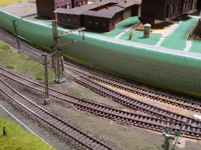 Die Grundmauer wurde mit Styrodur beklebt