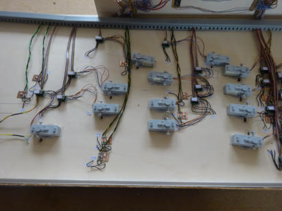 Saubere Arbeit beim Verkabeln 